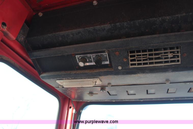 image for item I5962 1975 Massey-Ferguson 1505 4WD tractor