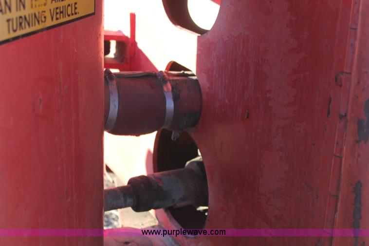 image for item I5962 1975 Massey-Ferguson 1505 4WD tractor