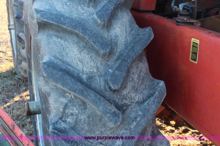 image for item I5962 1975 Massey-Ferguson 1505 4WD tractor