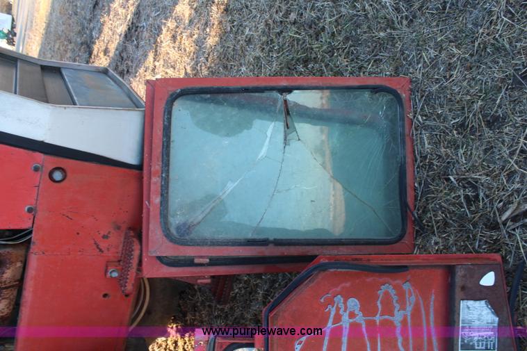 image for item I5962 1975 Massey-Ferguson 1505 4WD tractor