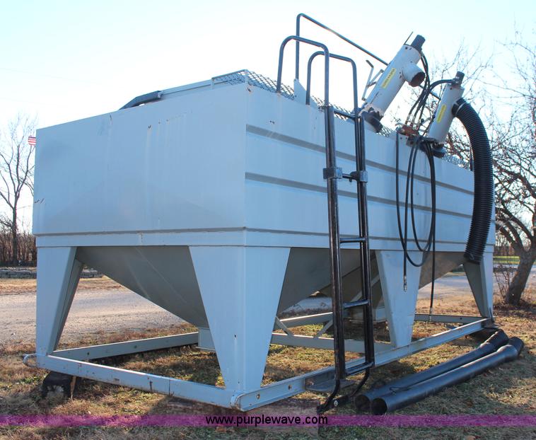 image for item I5966 Convey All HDF-16 seed tender box