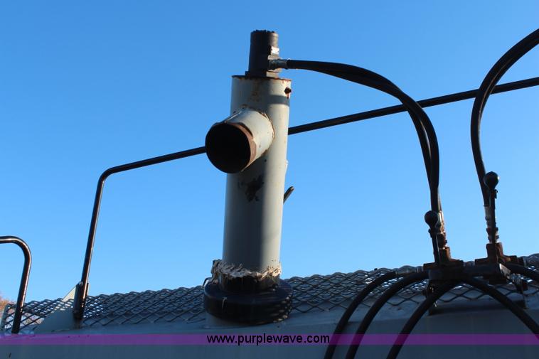 image for item I5966 Convey All HDF-16 seed tender box