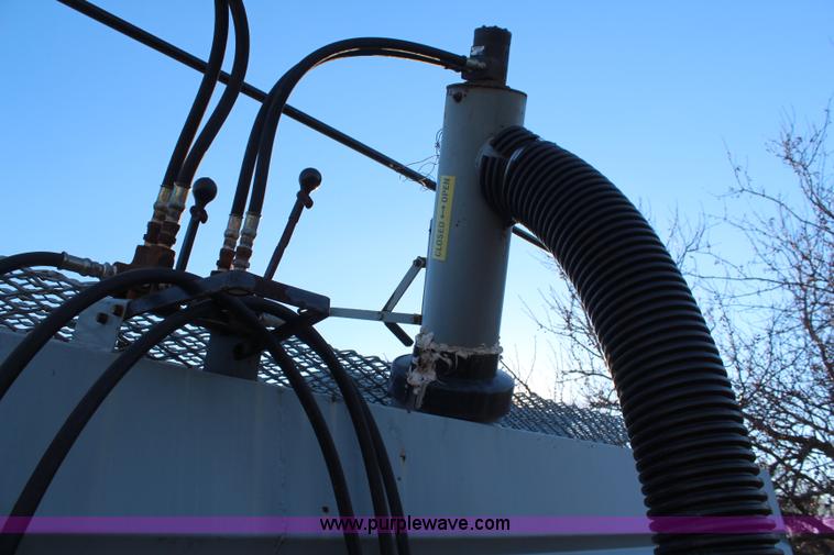 image for item I5966 Convey All HDF-16 seed tender box