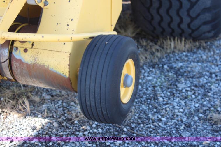 image for item I5968 2002 New Holland BB960S large square baler