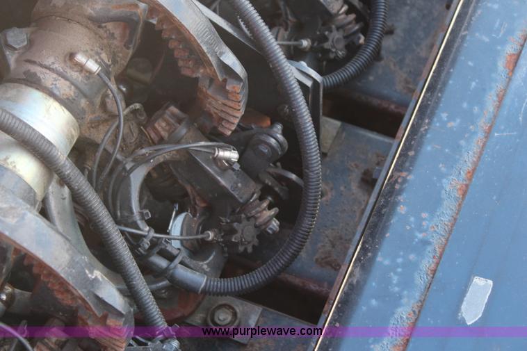 image for item I5968 2002 New Holland BB960S large square baler