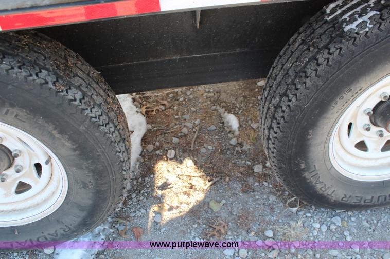 image for item I5987 2008 Friesen Titan 4SE seed tender