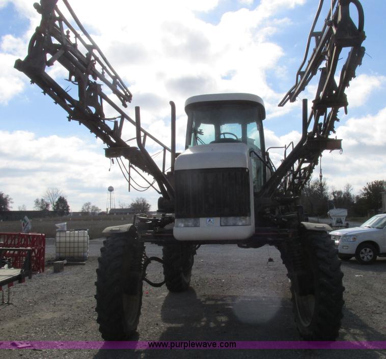 image for item I8876 2005 SpraCoupe 7650 self-propelled sprayer