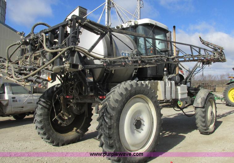 image for item I8876 2005 SpraCoupe 7650 self-propelled sprayer
