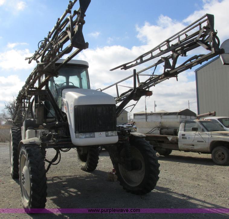 image for item I8876 2005 SpraCoupe 7650 self-propelled sprayer