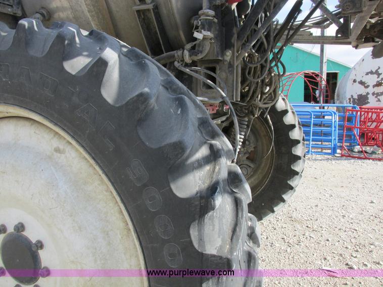 image for item I8876 2005 SpraCoupe 7650 self-propelled sprayer