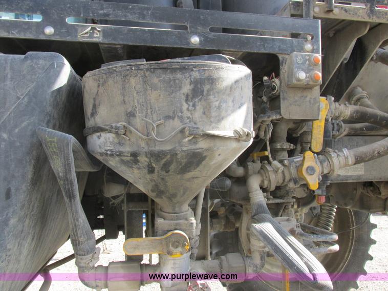 image for item I8876 2005 SpraCoupe 7650 self-propelled sprayer