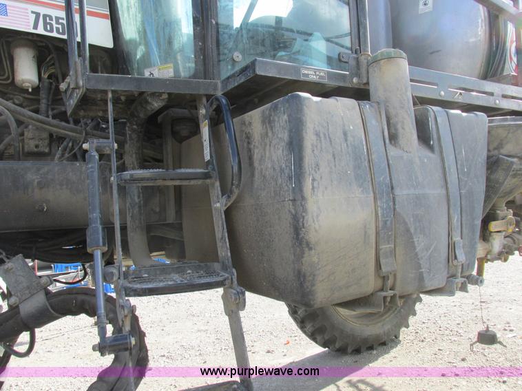 image for item I8876 2005 SpraCoupe 7650 self-propelled sprayer