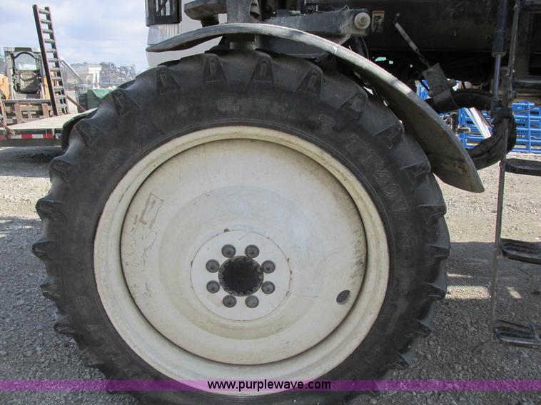 image for item I8876 2005 SpraCoupe 7650 self-propelled sprayer