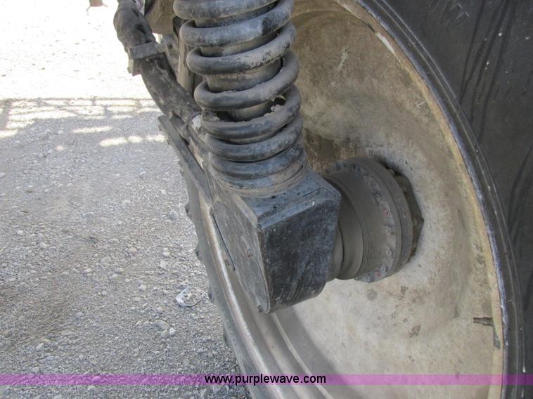 image for item I8876 2005 SpraCoupe 7650 self-propelled sprayer