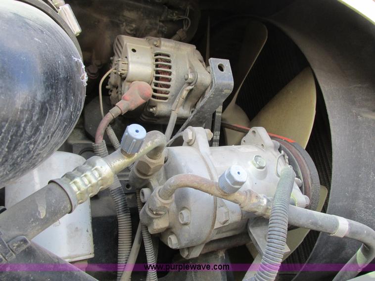 image for item I8876 2005 SpraCoupe 7650 self-propelled sprayer