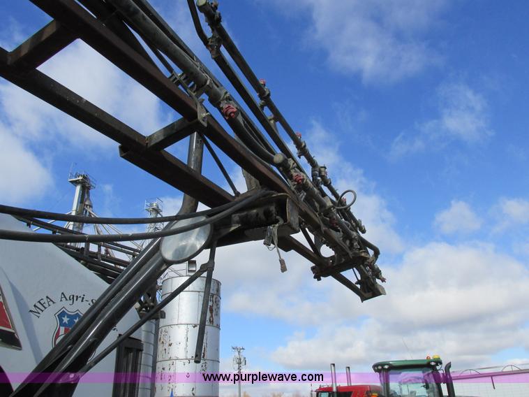 image for item I8876 2005 SpraCoupe 7650 self-propelled sprayer