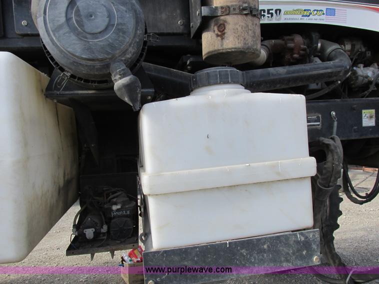 image for item I8876 2005 SpraCoupe 7650 self-propelled sprayer