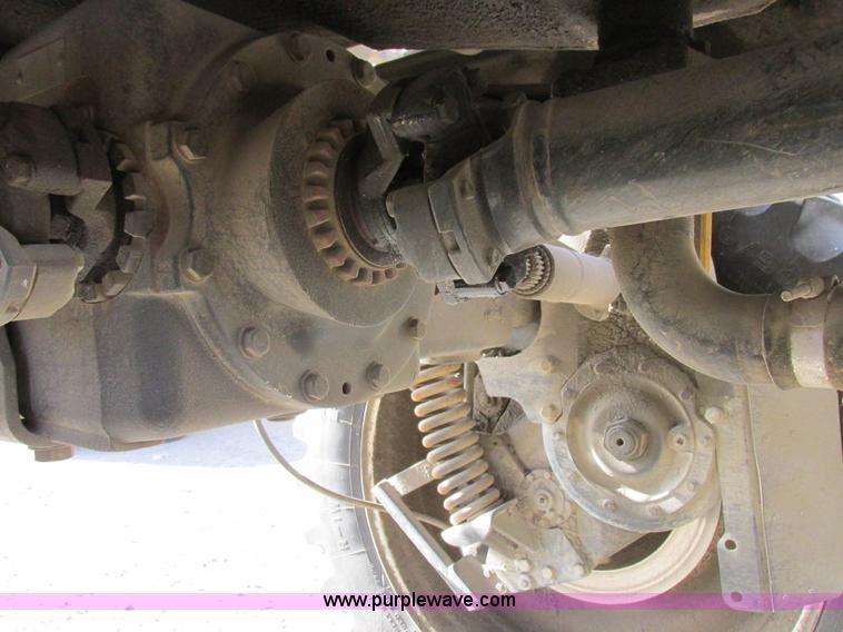 image for item I8876 2005 SpraCoupe 7650 self-propelled sprayer