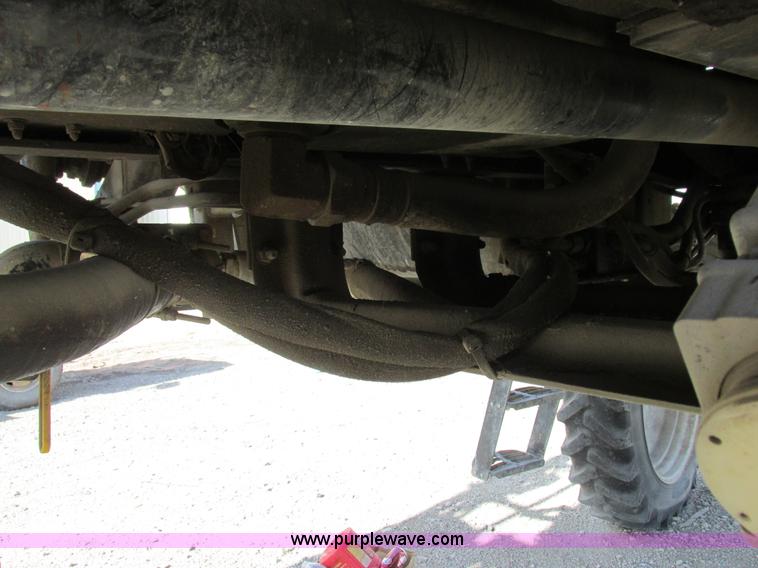 image for item I8876 2005 SpraCoupe 7650 self-propelled sprayer