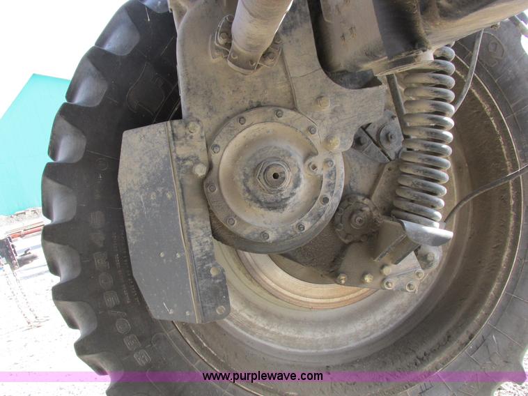 image for item I8876 2005 SpraCoupe 7650 self-propelled sprayer