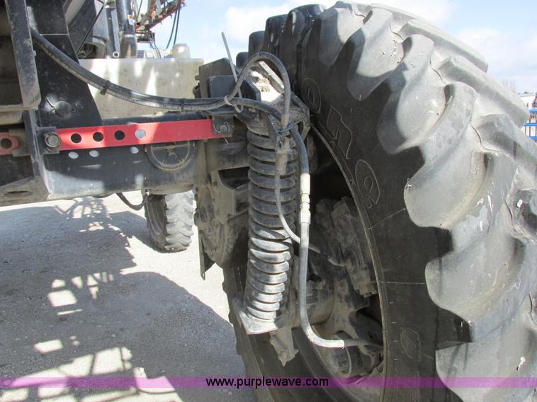 image for item I8876 2005 SpraCoupe 7650 self-propelled sprayer
