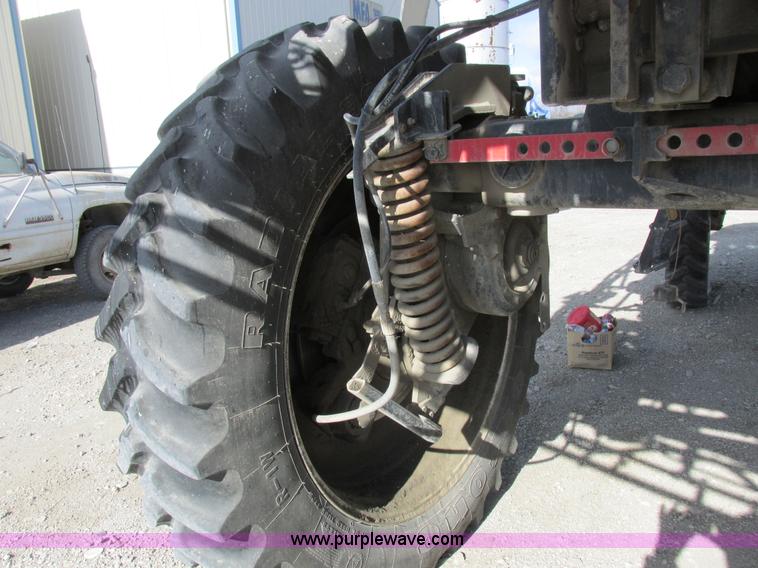 image for item I8876 2005 SpraCoupe 7650 self-propelled sprayer