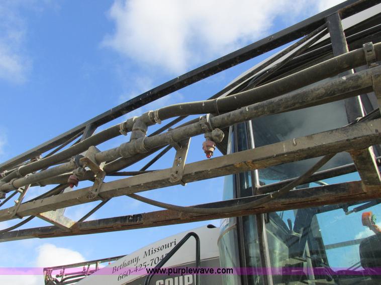 image for item I8876 2005 SpraCoupe 7650 self-propelled sprayer