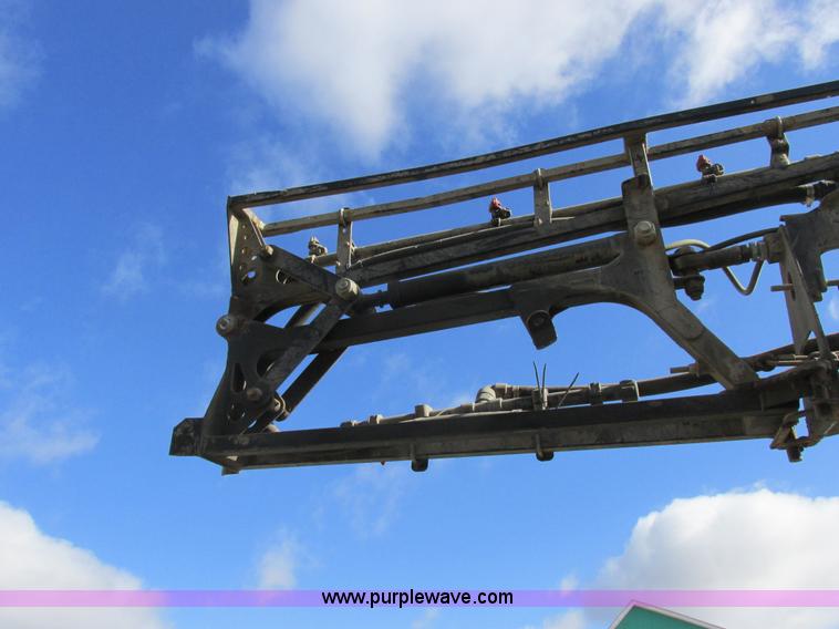 image for item I8876 2005 SpraCoupe 7650 self-propelled sprayer