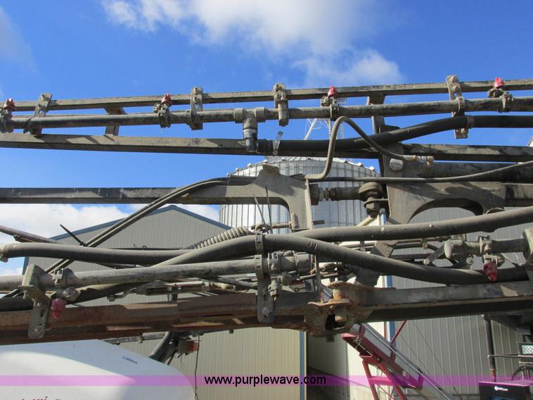 image for item I8876 2005 SpraCoupe 7650 self-propelled sprayer