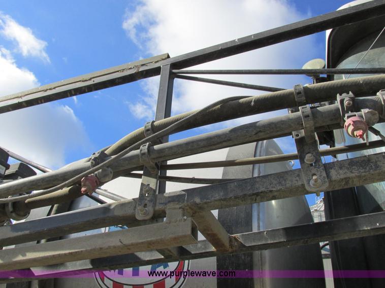 image for item I8876 2005 SpraCoupe 7650 self-propelled sprayer