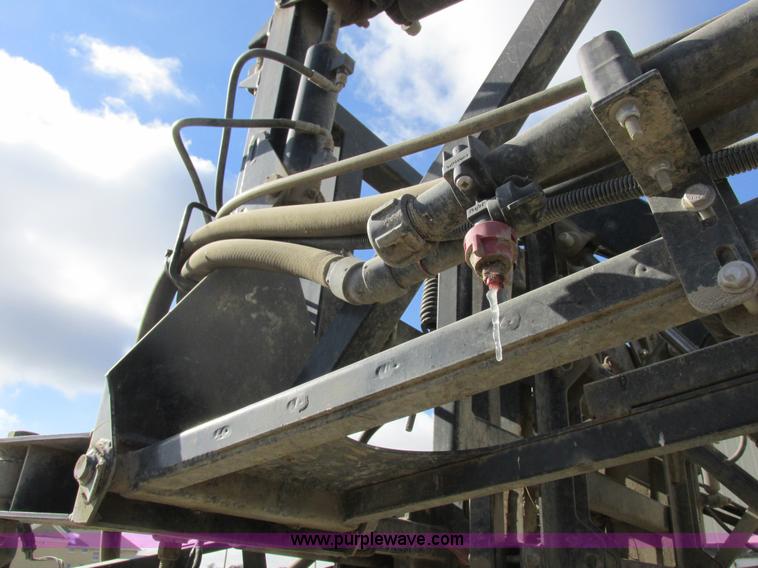 image for item I8876 2005 SpraCoupe 7650 self-propelled sprayer