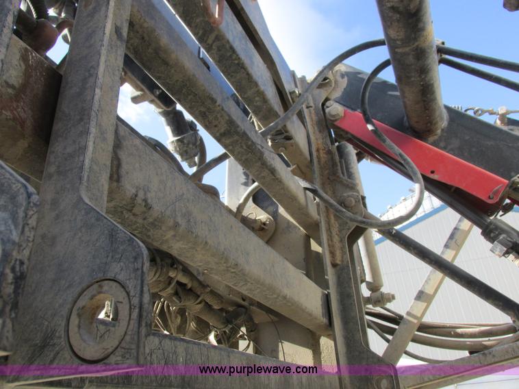 image for item I8876 2005 SpraCoupe 7650 self-propelled sprayer