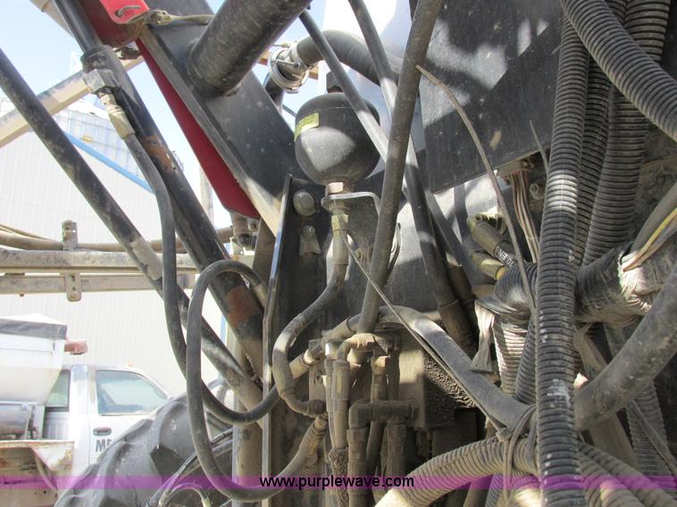 image for item I8876 2005 SpraCoupe 7650 self-propelled sprayer