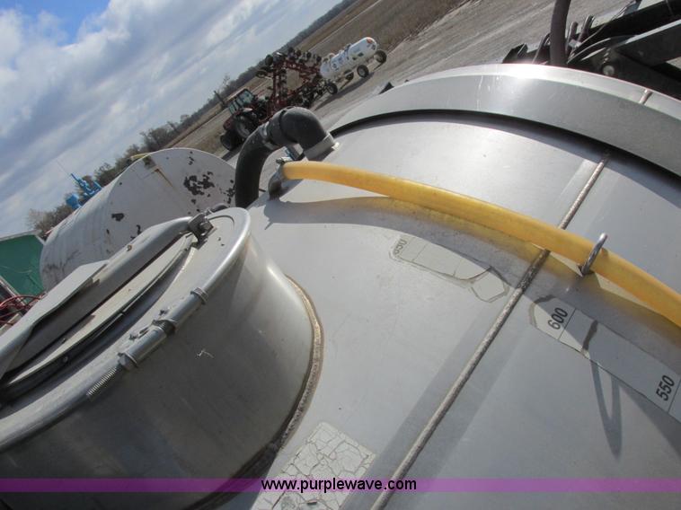 image for item I8876 2005 SpraCoupe 7650 self-propelled sprayer