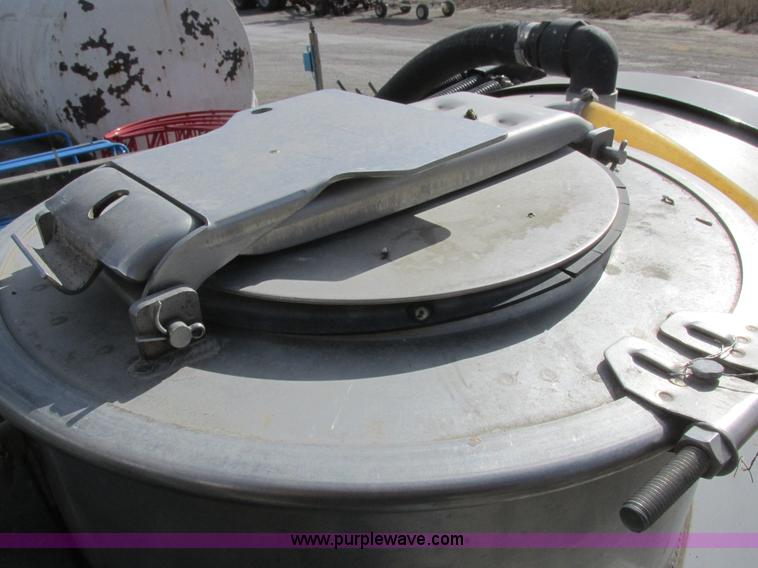 image for item I8876 2005 SpraCoupe 7650 self-propelled sprayer