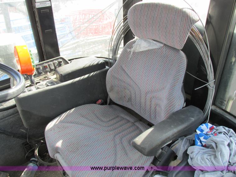 image for item I8876 2005 SpraCoupe 7650 self-propelled sprayer