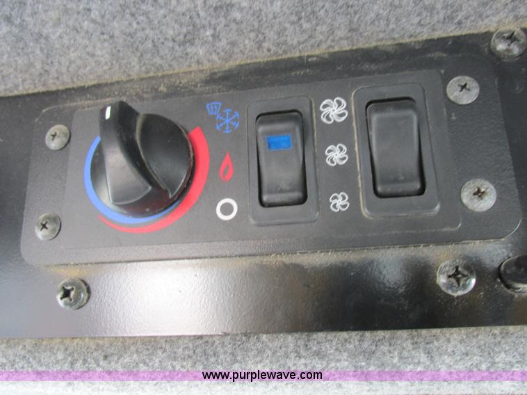 image for item I8876 2005 SpraCoupe 7650 self-propelled sprayer