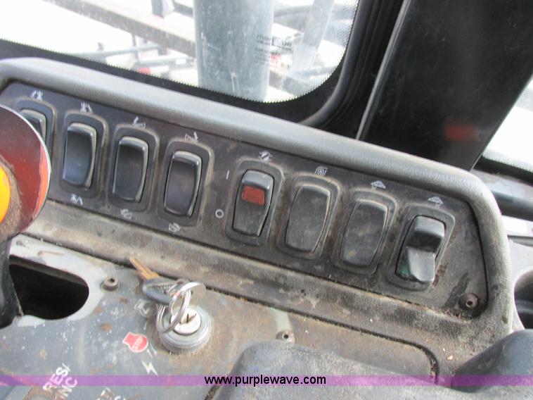 image for item I8876 2005 SpraCoupe 7650 self-propelled sprayer