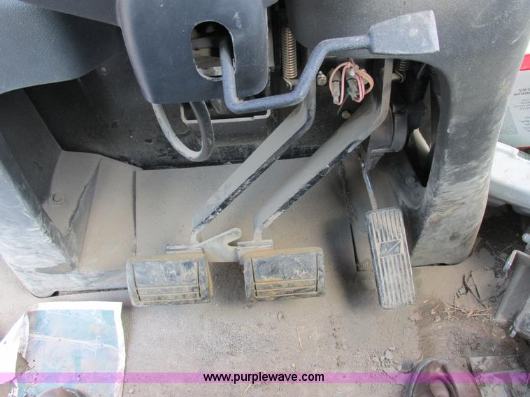 image for item I8876 2005 SpraCoupe 7650 self-propelled sprayer