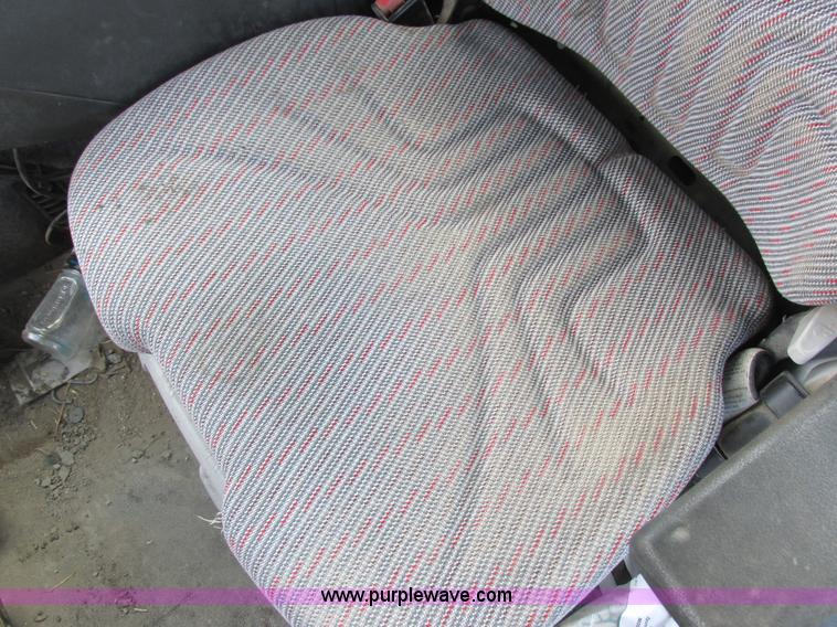 image for item I8876 2005 SpraCoupe 7650 self-propelled sprayer