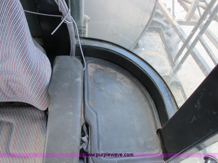 image for item I8876 2005 SpraCoupe 7650 self-propelled sprayer