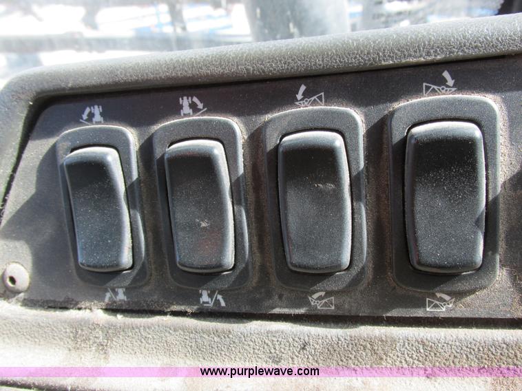 image for item I8876 2005 SpraCoupe 7650 self-propelled sprayer