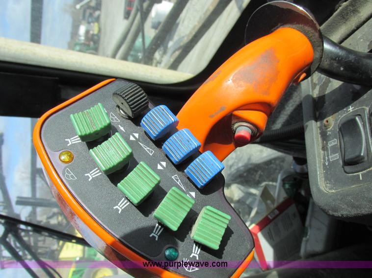 image for item I8876 2005 SpraCoupe 7650 self-propelled sprayer