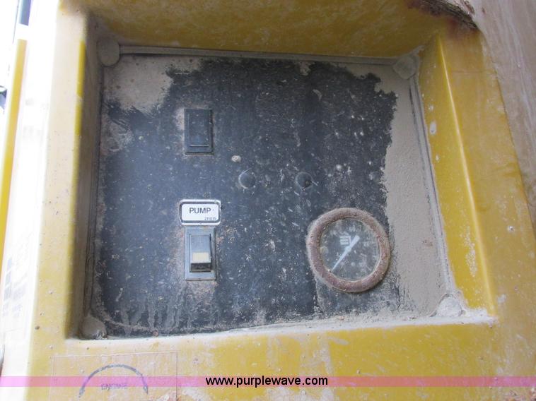 image for item I8877 1996 Ag-Chem TerraGator 1844 self-propelled applicator