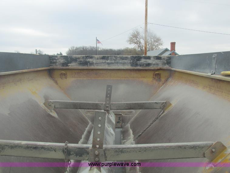 image for item I8877 1996 Ag-Chem TerraGator 1844 self-propelled applicator