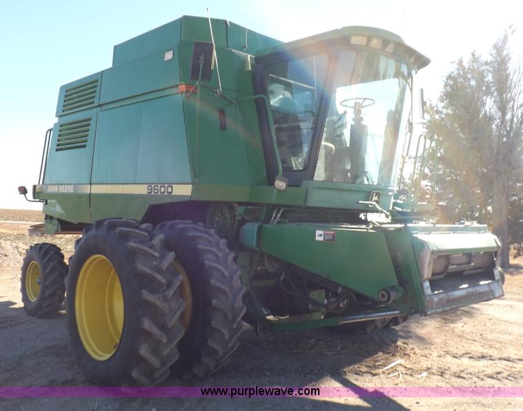 image for item K3033 1995 John Deere 9600 combine
