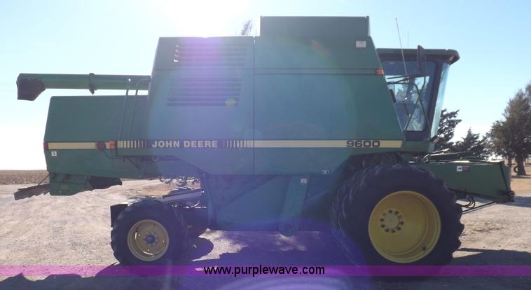 image for item K3033 1995 John Deere 9600 combine
