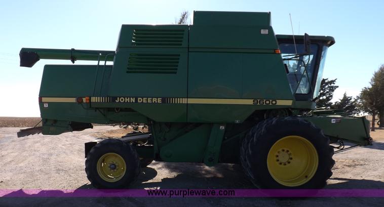 image for item K3033 1995 John Deere 9600 combine