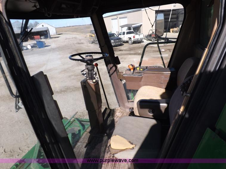 image for item K3033 1995 John Deere 9600 combine