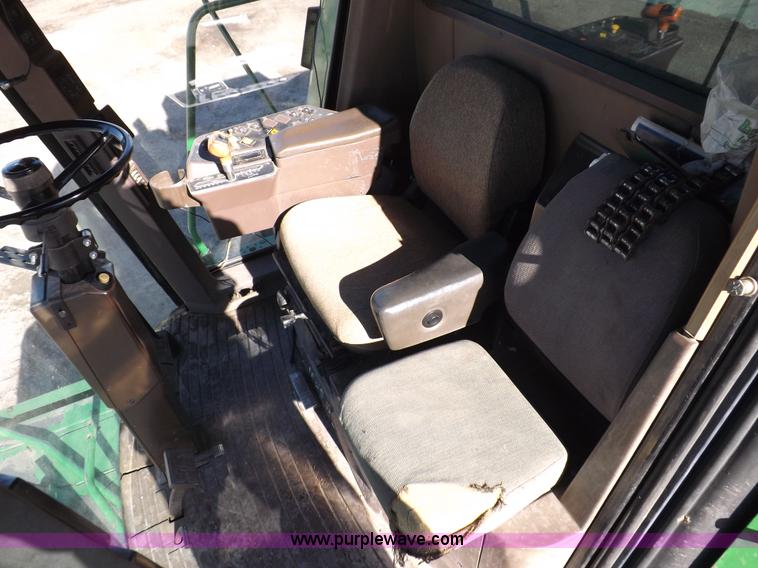 image for item K3033 1995 John Deere 9600 combine